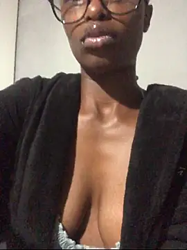 sweetvirgosoul23 live cam on StripChat