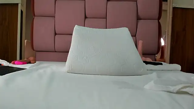 sophiaarenas live cam on StripChat