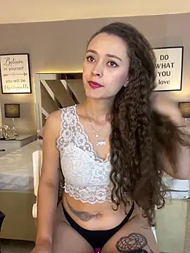 cellestehot live cam on StripChat