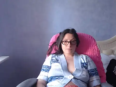 LuckyLisa23 live cam on StripChat