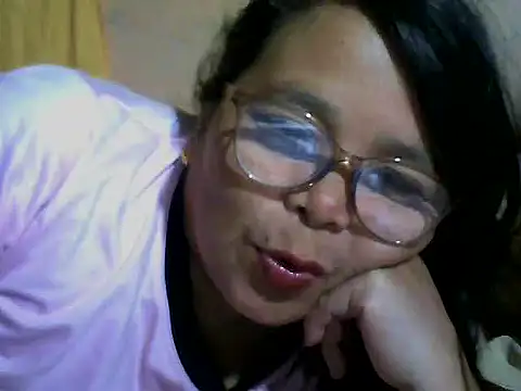 Flowerblossom123 live cam on StripChat