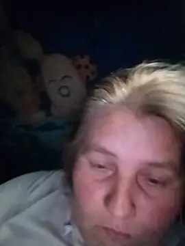 IrisMaris37 live cam on StripChat