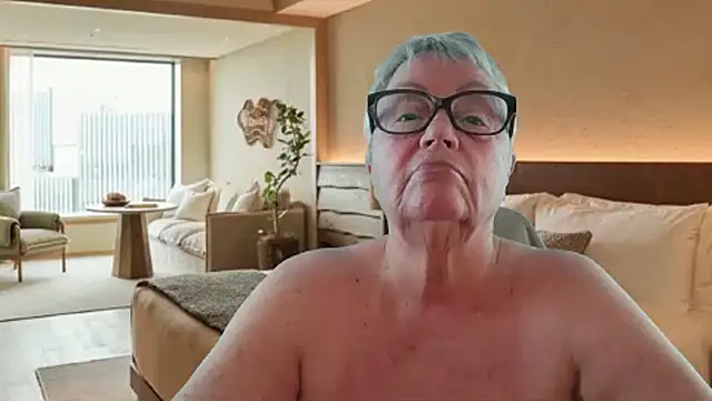 Mystery-Grandmother live cam on StripChat