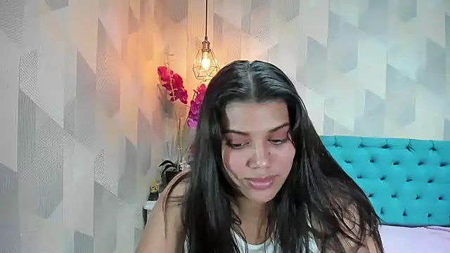 LindaBreeS webcam