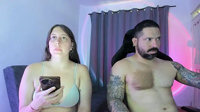 FreeLoveCouple webcam