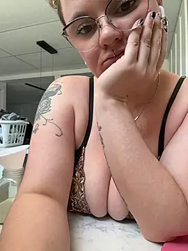 CurvesNChaos webcam