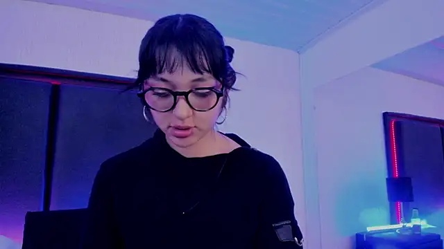 LilithBluum webcam