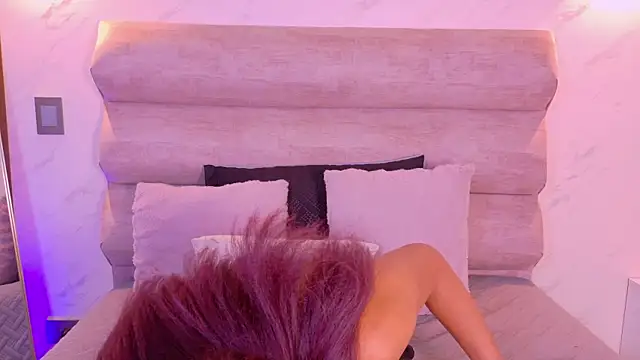 Mikavelvet08 webcam