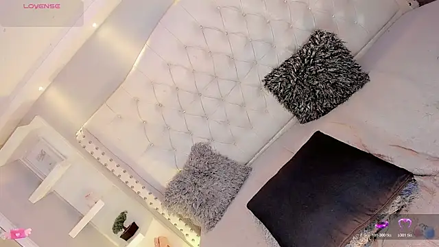 Mimi_RubyJane webcam