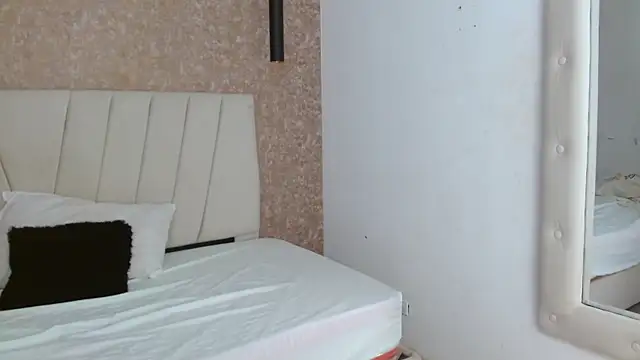 AliceSmity__ webcam