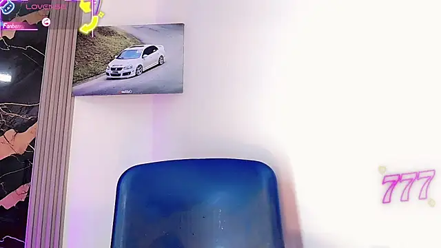 SophiaWild_ webcam