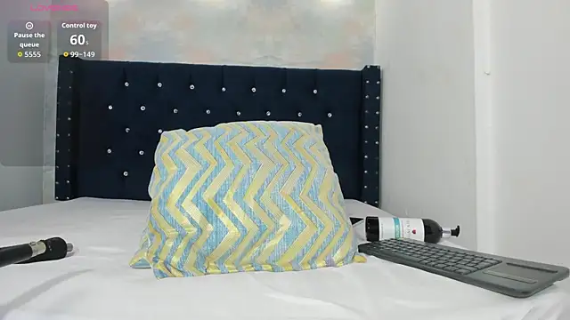 Charlottee_Rosse webcam