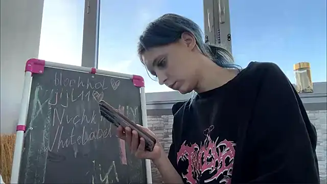AntoinetteCrispell webcam