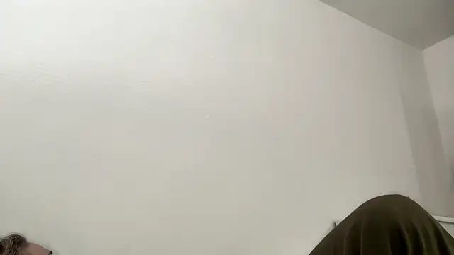 NeedyNida webcam
