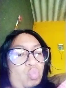 LatinSquirtBaby webcam