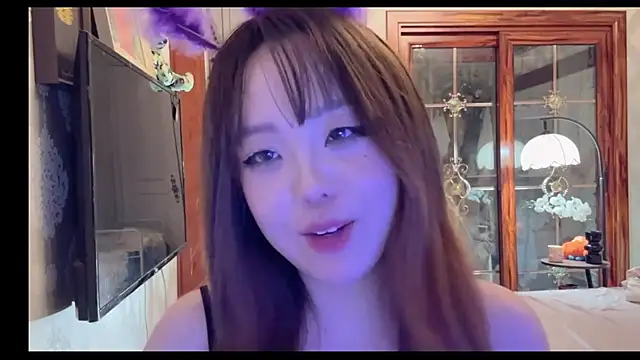 LongLongQueen webcam