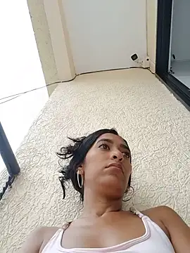 _Saraa- webcam