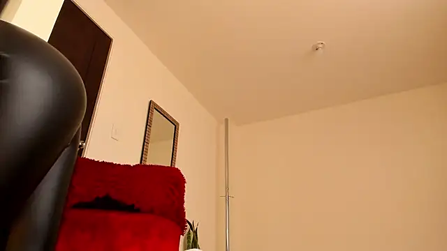 Cristina__Smith live cam on StripChat