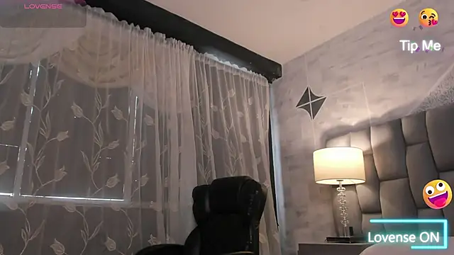 CarolineFyre webcam