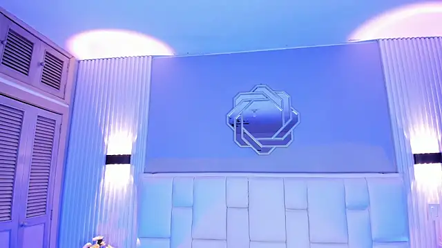 NanaOsaky webcam