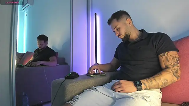 nicholasX1 live cam on StripChat