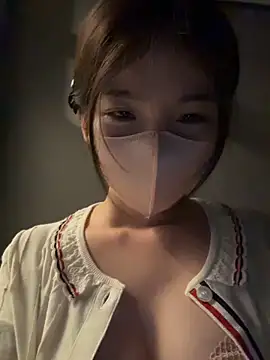 gougou13 live cam on StripChat