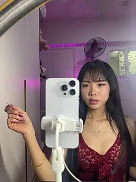 Lov3lily webcam