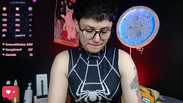 girl_intense444