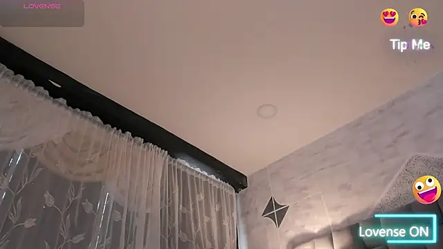 CarolineFyre webcam