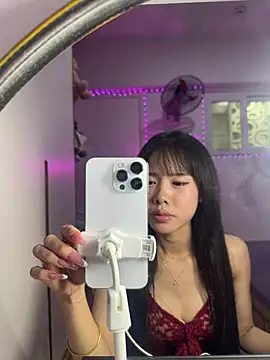 Lov3lily webcam