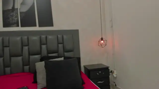 dakota_roussee webcam
