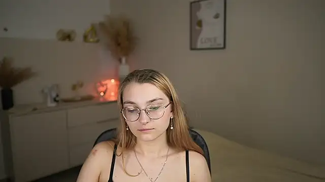 Sophielux18 webcam