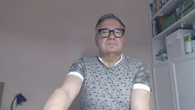 YOU6me live cam on StripChat