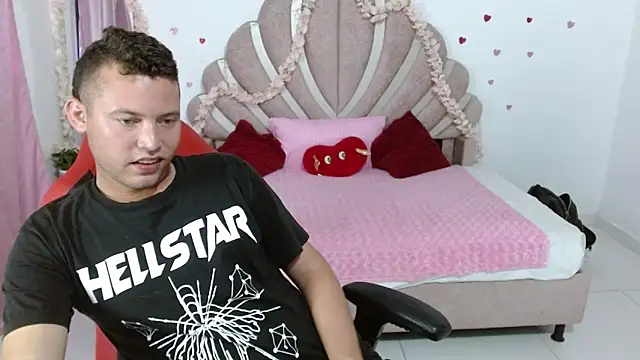 sven_fox723 webcam