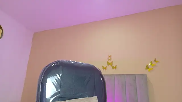 Nascary_Fox webcam