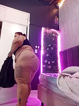 OneLustyBBW webcam