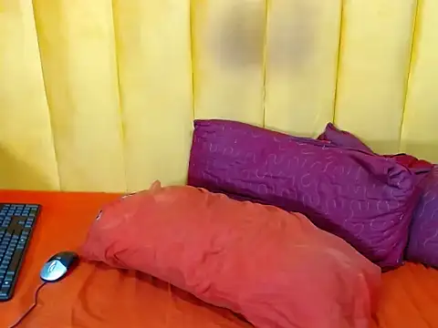 GiantDeal69 webcam