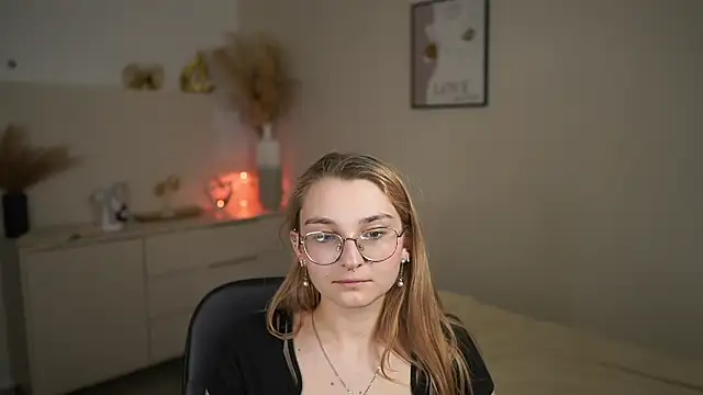 Sophielux18 webcam