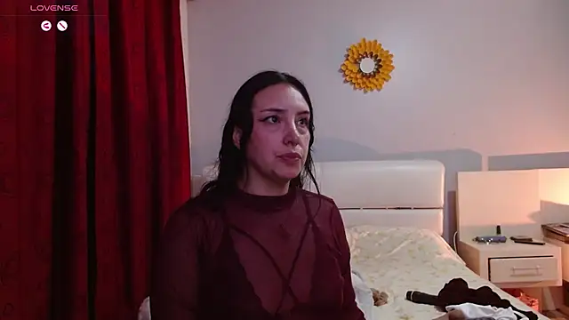 Freyja_soh live cam on StripChat