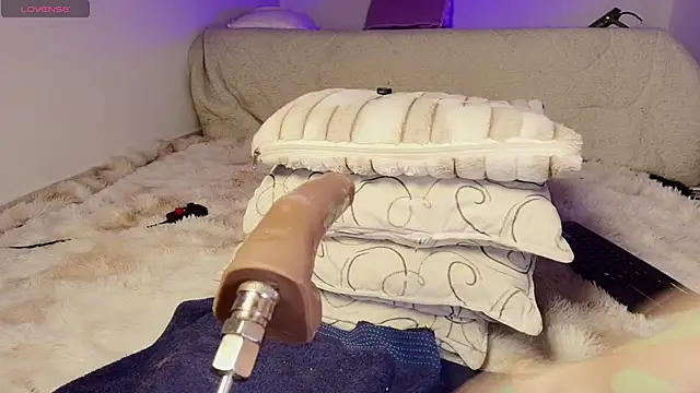 Madeline_Dreams webcam