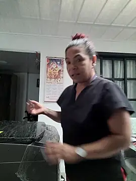 Scarlet_curly8a webcam