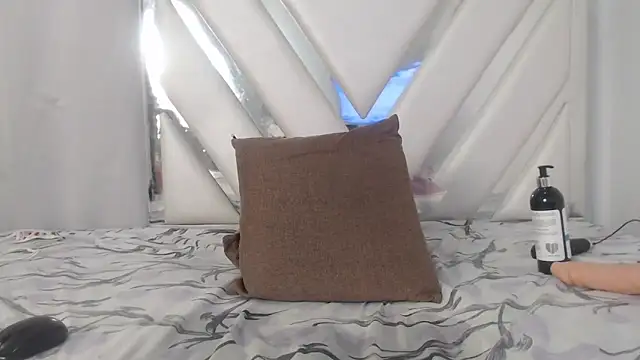 AlannaHarper webcam