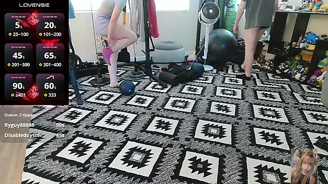 Blondiewithanass webcam