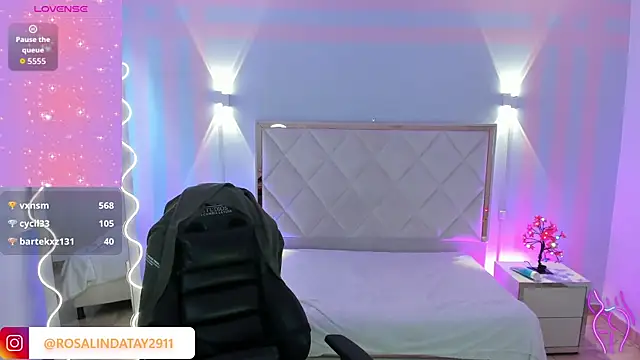 Rosalind_tay live cam on StripChat