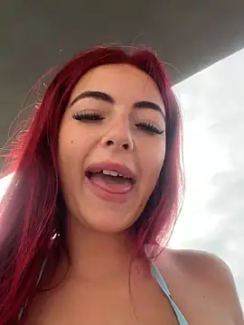 SexySaraxxoo live cam on StripChat