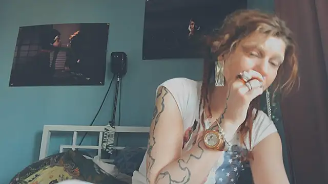 VivienDarkbloom webcam
