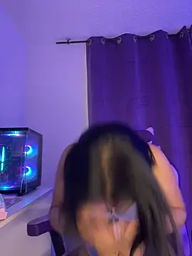 Megaan_11 webcam