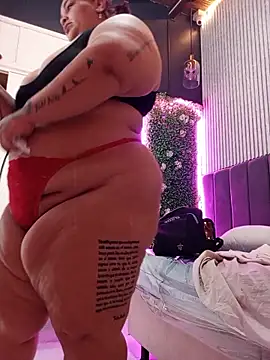 OneLustyBBW webcam