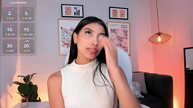 Tiffany_Low webcam