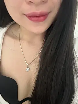 Lilyy_babyy webcam